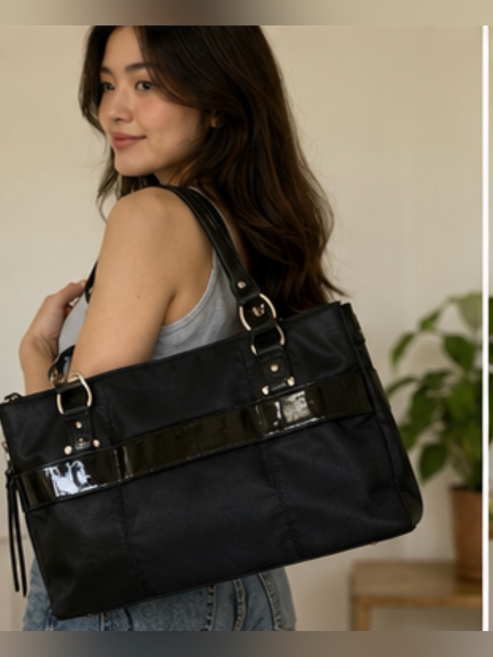 Black Banana Republic Women’s Tote Bag with Patent Trim